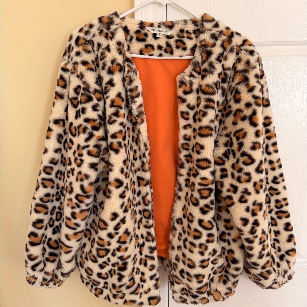 DAVI & DANI Leopard Print Teddy Cozy Statement Coat